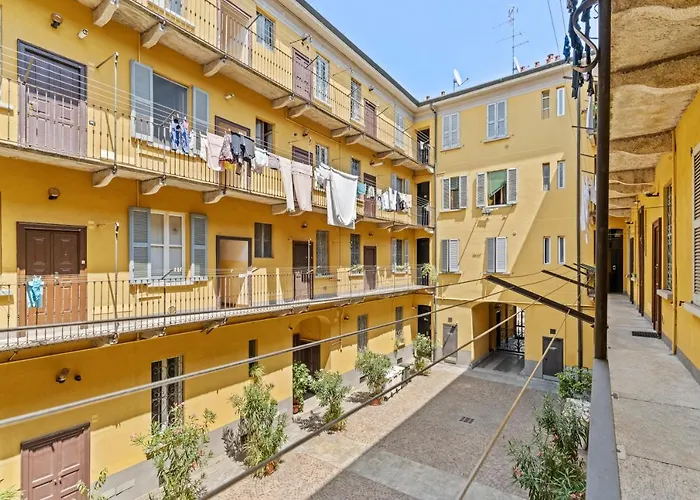 Navigli Charming Flat شقة
