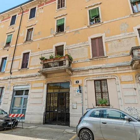 Navigli Charming Flat Milánó